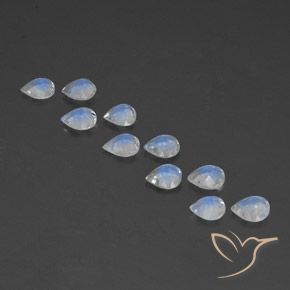 Shop natural 3.16ct Blanc bleuâtre Pierre de lune arc-en-ciel gems, En forme de poire, from Inde at GemSelect. In stock, global shipping!