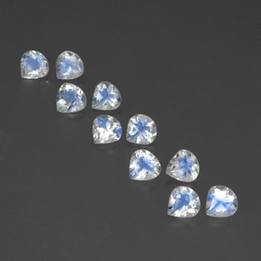 Achetez naturel 3,85ct blanc pierre de lune arc-en-ciel gems, en forme de poire, en provenance inde chez gemselect. en stock, livraison internationale!