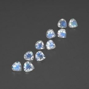 Achetez naturel 3.60ct Blanc bleuâtre Pierre de lune arc-en-ciel gems, En forme de poire, En provenance Inde chez GemSelect. En stock, livraison internationale!