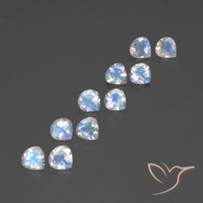 Shop natural 3.78ct Blanc bleuâtre Pierre de lune arc-en-ciel gems, En forme de poire, from Inde at GemSelect. In stock, global shipping!