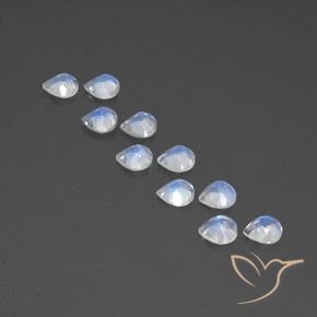 Shop natural 3.78ct Blanc bleuâtre Pierre de lune arc-en-ciel gems, En forme de poire, from Inde at GemSelect. In stock, global shipping!