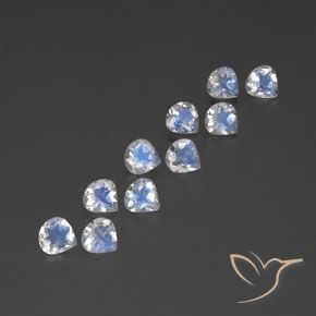 Shop natural 3.48ct Blanc bleuâtre Pierre de lune arc-en-ciel gems, En forme de poire, from Inde at GemSelect. In stock, global shipping!