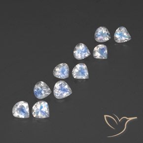 Shop natural 3.78ct Blanc bleuâtre Pierre de lune arc-en-ciel gems, En forme de poire, from Inde at GemSelect. In stock, global shipping!