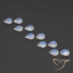Shop natural 2.82ct Blanc bleuâtre Pierre de lune arc-en-ciel gems, En forme de poire, from Inde at GemSelect. In stock, global shipping!