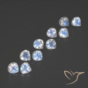 Shop natural 3.83ct Blanc bleuâtre Pierre de lune arc-en-ciel gems, En forme de poire, from Inde at GemSelect. In stock, global shipping!