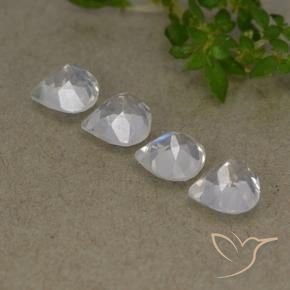 Achetez naturel 1,61ct blanc pierre de lune arc-en-ciel gems, en forme de poire, en provenance inde chez gemselect. en stock, livraison internationale!