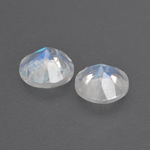 Achetez naturel 1,39ct blanc pierre de lune arc-en-ciel gems, coupe roude, en provenance inde chez gemselect. en stock, livraison internationale!