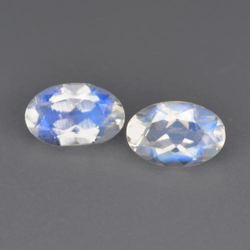 Achetez naturel 0,79ct blanc pierre de lune arc-en-ciel gems, coupe ovale, en provenance inde chez gemselect. en stock, livraison internationale!