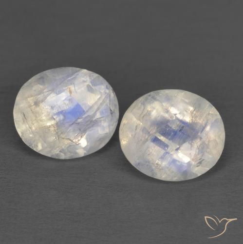 Shop natural 2.43ct Blanc bleuâtre Pierre de lune arc-en-ciel gems, ovale, from Inde at GemSelect. In stock, global shipping!