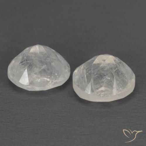 Shop natural 2.43ct Blanc bleuâtre Pierre de lune arc-en-ciel gems, ovale, from Inde at GemSelect. In stock, global shipping!