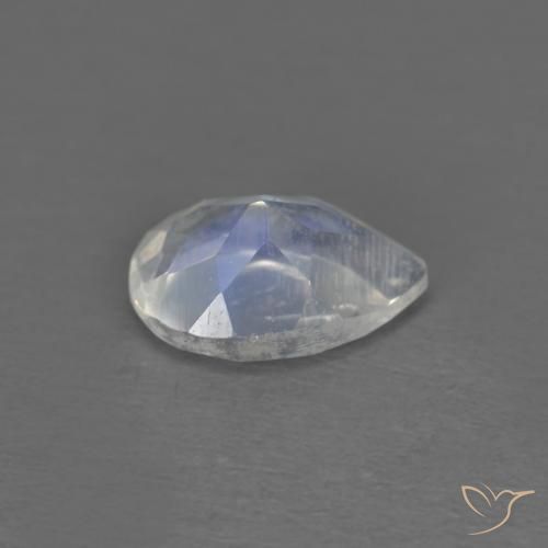 Pierre de lune arc-en-ciel Blanc bleuâtre naturelle En forme de poire, 0.65 ct, Transparent