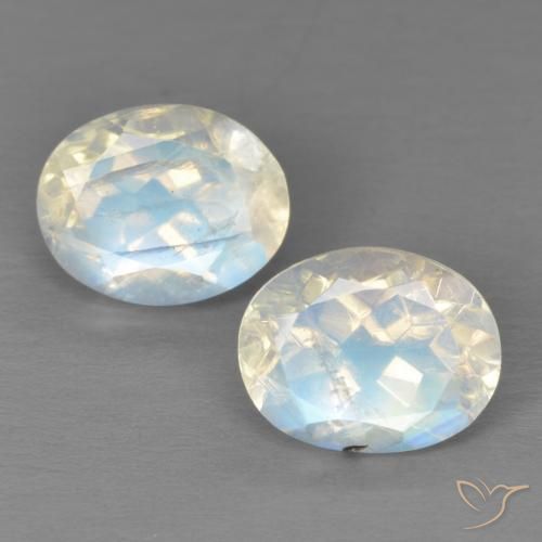 3.92ctw Naturel Blanc bleuâtre Pierre de lune arc-en-ciel, ovale, Transparent