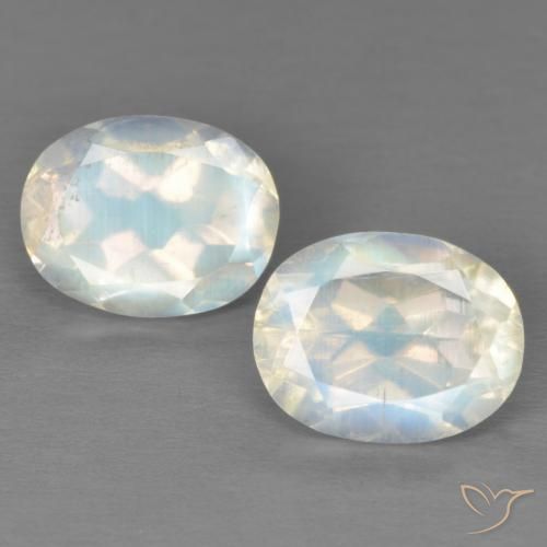 4.18ctw Naturel Blanc bleuâtre Pierre de lune arc-en-ciel, ovale, Transparent