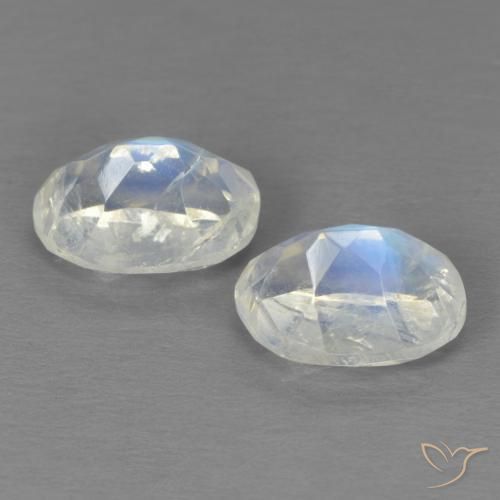 Shop natural 2.87ct Blanc bleuâtre Pierre de lune arc-en-ciel gems, ovale, from États Unis at GemSelect. In stock, global shipping!