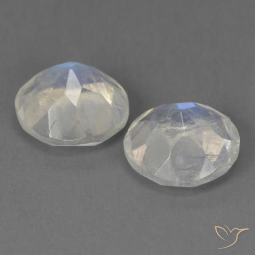 Shop natural 2.53ct Blanc bleuâtre Pierre de lune arc-en-ciel gems, Tour, from États Unis at GemSelect. In stock, global shipping!