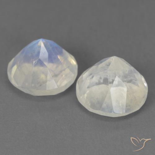 Shop natural 3.03ct Blanc bleuâtre Pierre de lune arc-en-ciel gems, Tour, from États Unis at GemSelect. In stock, global shipping!
