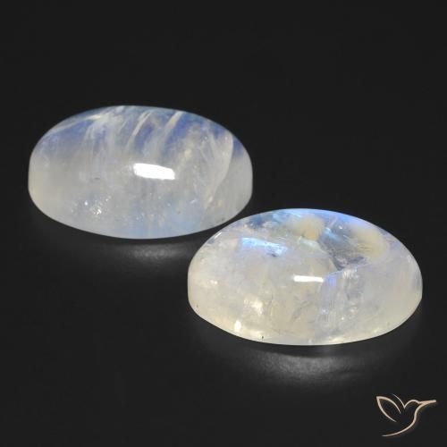 Shop natural 25.23ct Blanc bleuâtre Pierre de lune arc-en-ciel gems, ovale, from États Unis at GemSelect. In stock, global shipping!