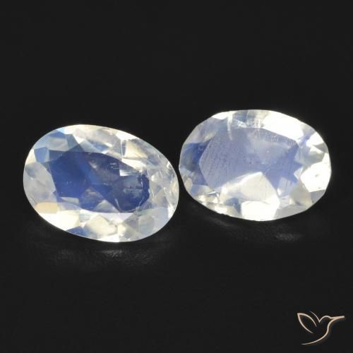 Shop natural 1.23ct Blanc bleuâtre Pierre de lune arc-en-ciel gems, ovale, from États Unis at GemSelect. In stock, global shipping!