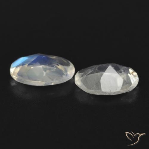 Shop natural 1.23ct Blanc bleuâtre Pierre de lune arc-en-ciel gems, ovale, from États Unis at GemSelect. In stock, global shipping!