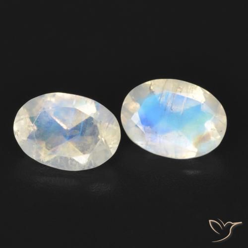 Shop natural 1.48ct Blanc bleuâtre Pierre de lune arc-en-ciel gems, ovale, from États Unis at GemSelect. In stock, global shipping!