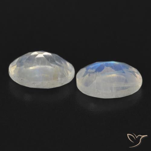 Shop natural 1.48ct Blanc bleuâtre Pierre de lune arc-en-ciel gems, ovale, from États Unis at GemSelect. In stock, global shipping!