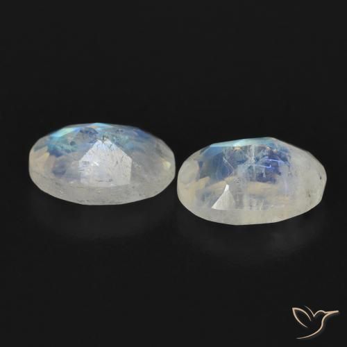 Shop natural 1.51ct Blanc bleuâtre Pierre de lune arc-en-ciel gems, ovale, from États Unis at GemSelect. In stock, global shipping!
