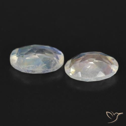 Shop natural 1.41ct Blanc bleuâtre Pierre de lune arc-en-ciel gems, ovale, from États Unis at GemSelect. In stock, global shipping!