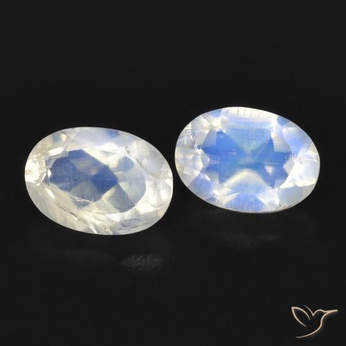 Shop natural 1.63ct Blanc bleuâtre Pierre de lune arc-en-ciel gems, ovale, from États Unis at GemSelect. In stock, global shipping!