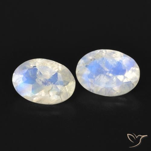 Shop natural 1.48ct Blanc bleuâtre Pierre de lune arc-en-ciel gems, ovale, from États Unis at GemSelect. In stock, global shipping!