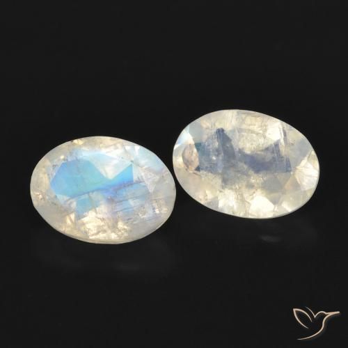 Shop natural 1.53ct Blanc bleuâtre Pierre de lune arc-en-ciel gems, ovale, from États Unis at GemSelect. In stock, global shipping!