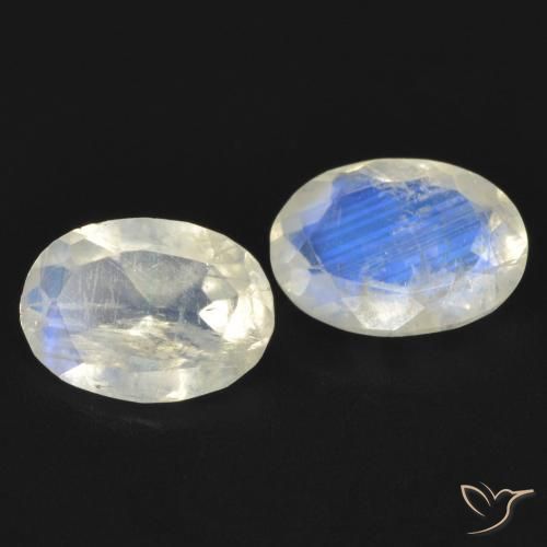 Shop natural 1.24ct Blanc bleuâtre Pierre de lune arc-en-ciel gems, ovale, from États Unis at GemSelect. In stock, global shipping!