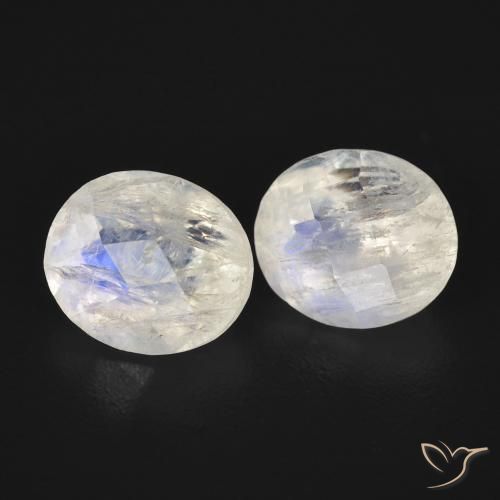 Shop natural 2.45ct Blanc bleuâtre Pierre de lune arc-en-ciel gems, ovale, from États Unis at GemSelect. In stock, global shipping!