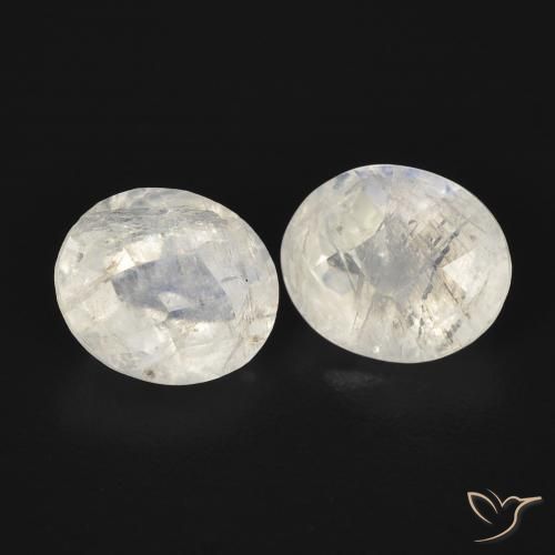 Shop natural 2.18ct Blanc bleuâtre Pierre de lune arc-en-ciel gems, ovale, from États Unis at GemSelect. In stock, global shipping!