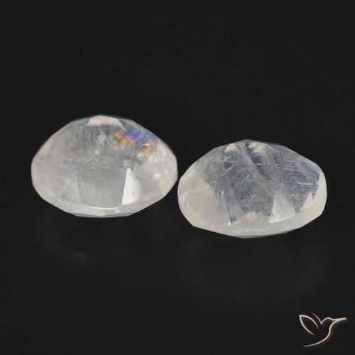 Shop natural 2.44ct Blanc bleuâtre Pierre de lune arc-en-ciel gems, ovale, from États Unis at GemSelect. In stock, global shipping!