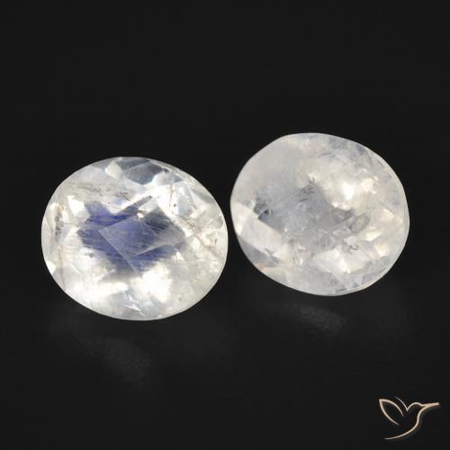 Shop natural 2.22ct Blanc bleuâtre Pierre de lune arc-en-ciel gems, ovale, from États Unis at GemSelect. In stock, global shipping!