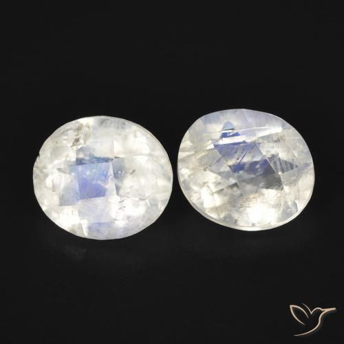 Shop natural 2.07ct Blanc bleuâtre Pierre de lune arc-en-ciel gems, ovale, from États Unis at GemSelect. In stock, global shipping!