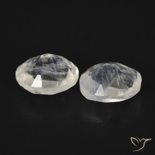 Shop natural 2.07ct Blanc bleuâtre Pierre de lune arc-en-ciel gems, ovale, from États Unis at GemSelect. In stock, global shipping!