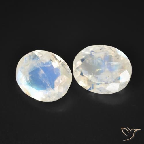 Shop natural 5.65ct Blanc bleuâtre Pierre de lune arc-en-ciel gems, ovale, from États Unis at GemSelect. In stock, global shipping!