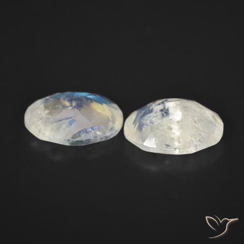 Shop natural 5.65ct Blanc bleuâtre Pierre de lune arc-en-ciel gems, ovale, from États Unis at GemSelect. In stock, global shipping!