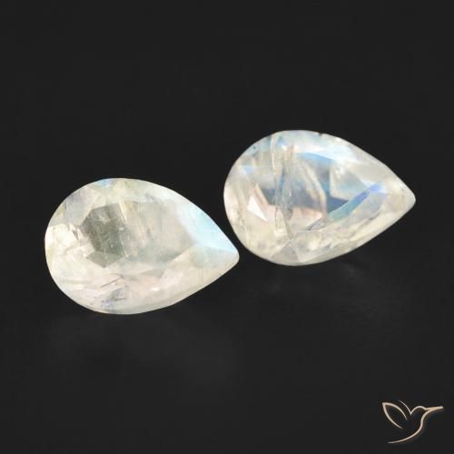 Shop natural 0.88ct Blanc bleuâtre Pierre de lune arc-en-ciel gems, En forme de poire, from États Unis at GemSelect. In stock, global shipping!