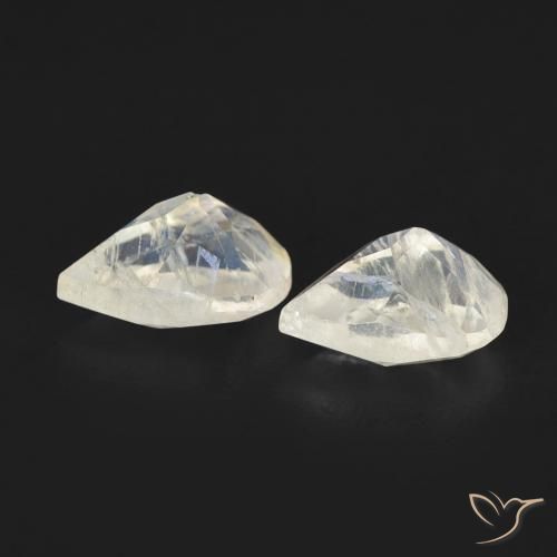 Shop natural 0.88ct Blanc bleuâtre Pierre de lune arc-en-ciel gems, En forme de poire, from États Unis at GemSelect. In stock, global shipping!