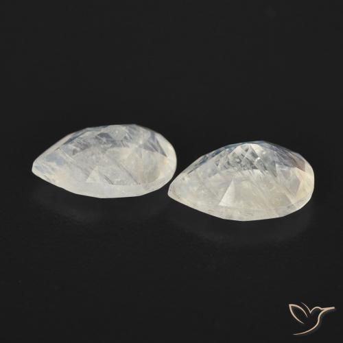 Shop natural 1.13ct Blanc bleuâtre Pierre de lune arc-en-ciel gems, En forme de poire, from États Unis at GemSelect. In stock, global shipping!