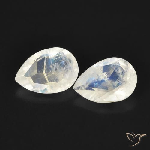 Shop natural 1.02ct Blanc bleuâtre Pierre de lune arc-en-ciel gems, En forme de poire, from États Unis at GemSelect. In stock, global shipping!