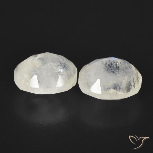 Shop natural 2.56ct Blanc bleuâtre Pierre de lune arc-en-ciel gems, ovale, from États Unis at GemSelect. In stock, global shipping!