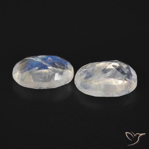 Shop natural 0.96ct Blanc bleuâtre Pierre de lune arc-en-ciel gems, ovale, from États Unis at GemSelect. In stock, global shipping!