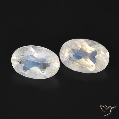 Shop natural 0.89ct Blanc bleuâtre Pierre de lune arc-en-ciel gems, ovale, from États Unis at GemSelect. In stock, global shipping!
