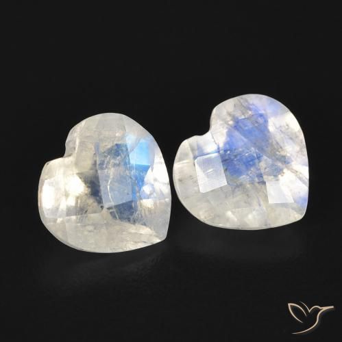 Shop natural 1.34ct Blanc bleuâtre Pierre de lune arc-en-ciel gems, Cœur, from États Unis at GemSelect. In stock, global shipping!