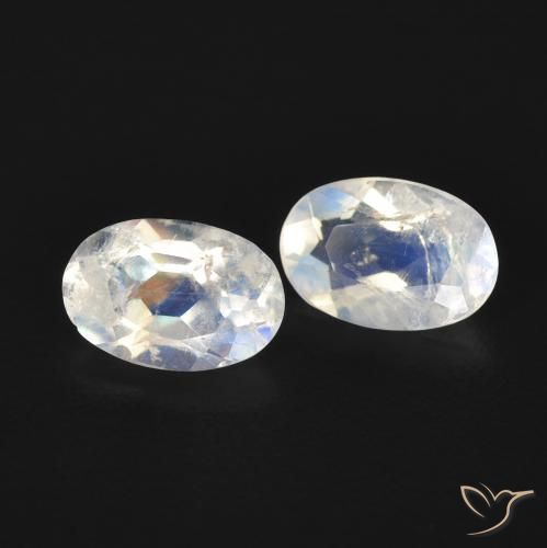 Shop natural 0.79ct Blanc bleuâtre Pierre de lune arc-en-ciel gems, ovale, from États Unis at GemSelect. In stock, global shipping!