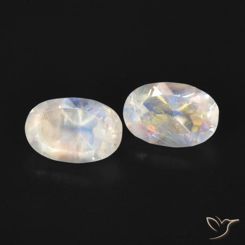 Shop natural 1.09ct Blanc bleuâtre Pierre de lune arc-en-ciel gems, ovale, from États Unis at GemSelect. In stock, global shipping!
