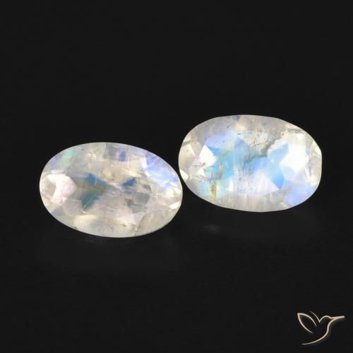 Shop natural 1.07ct Blanc bleuâtre Pierre de lune arc-en-ciel gems, ovale, from États Unis at GemSelect. In stock, global shipping!